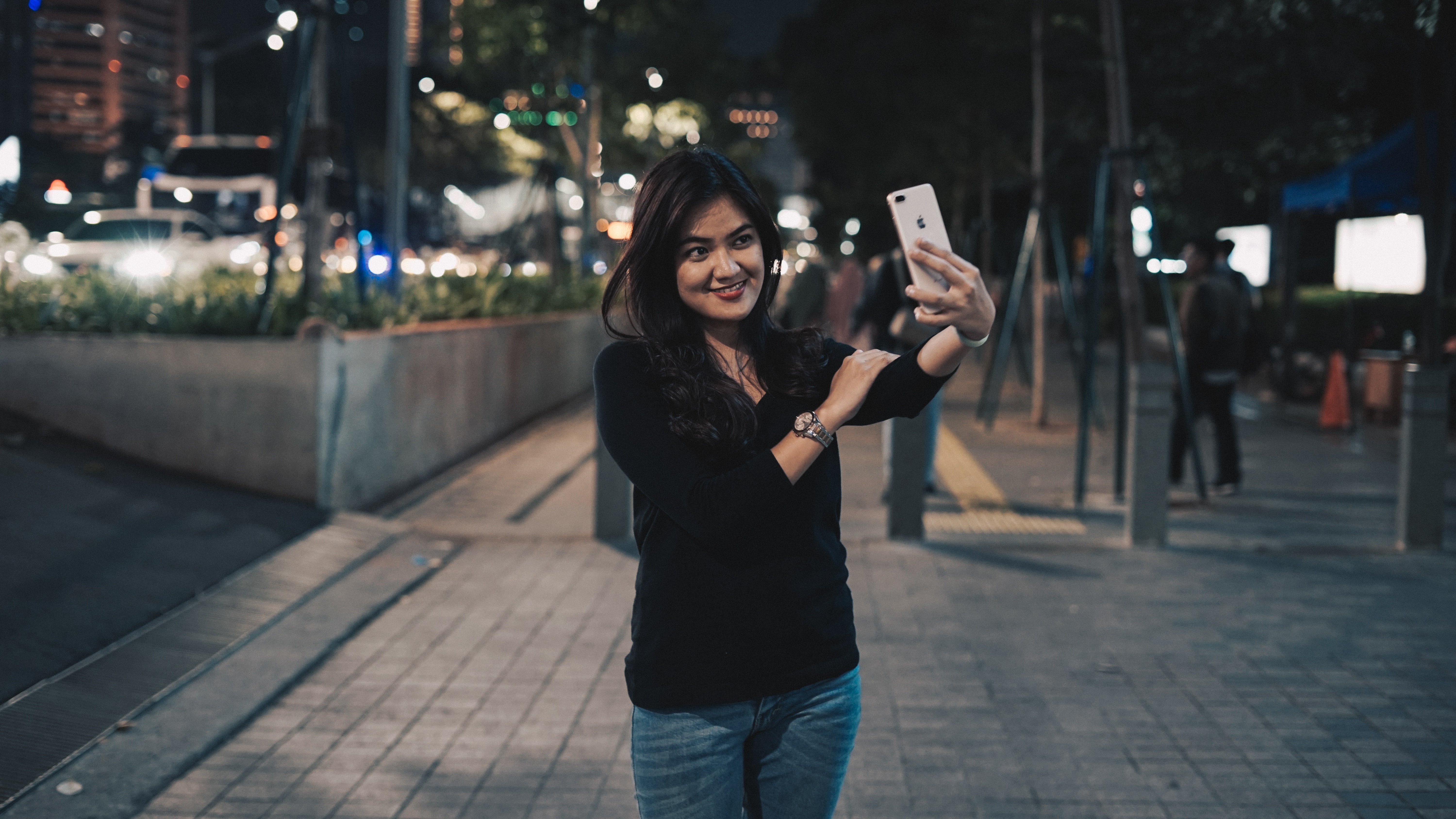 Dating-profile-women